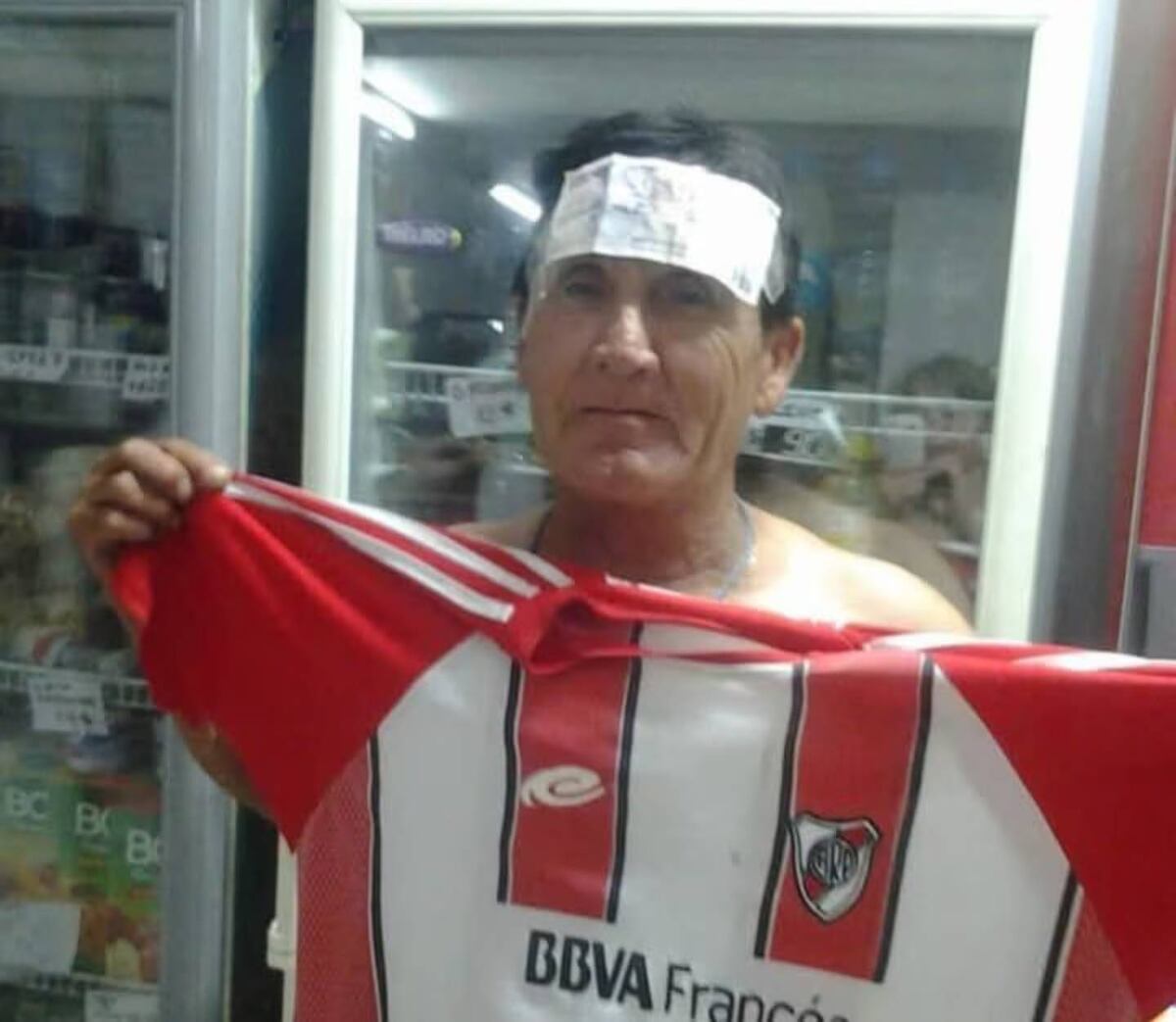 Es cuidacoches hace años en Villa Dolores y devolvió 500 mil pesos. (Imagen: Cristina Ramos).