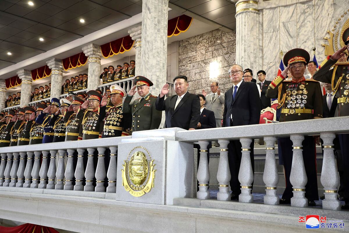El desfile militar presidido por Kim Jong Un en Corea del Norte.