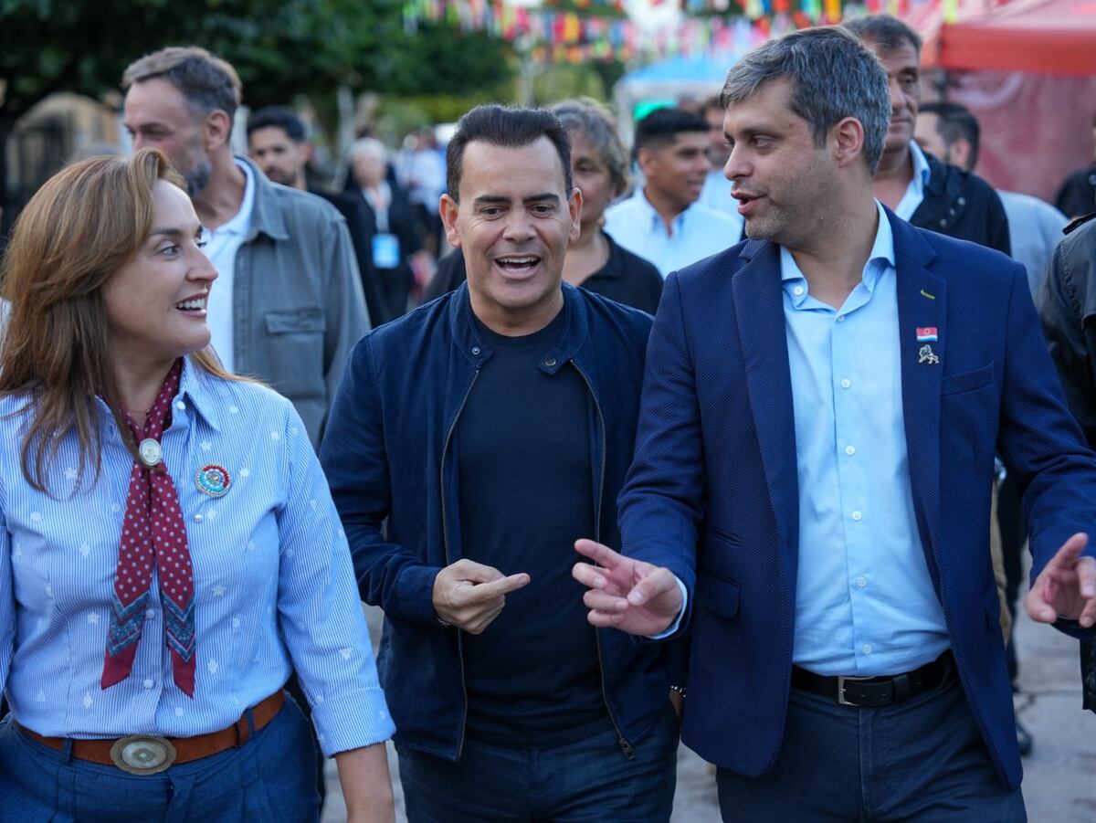 Myrian Prunotto, Marcelo Rodio y Federico Xárate, intendente de Jesús María, durante el Festival de Doma y Folkloere (Prensa).