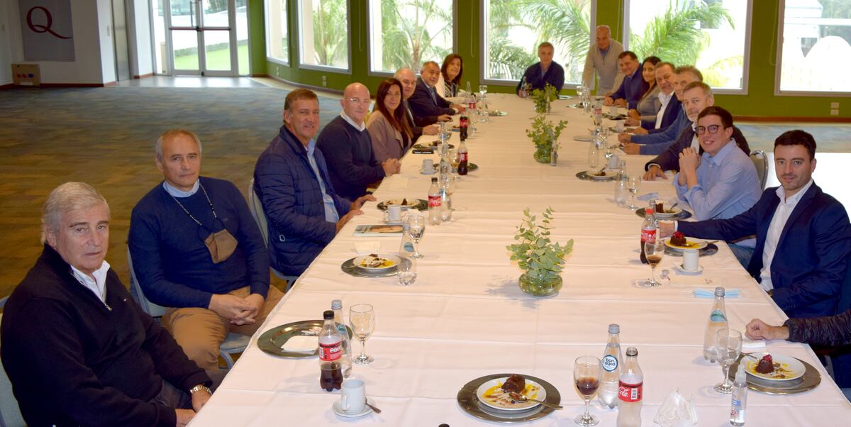 Pocos amigos. Mauricio Macri compartió un almuerzo con todos los dirigentes de Juntos por el Cambio. Hubo varios que estaban enojados por sus dichos a favor de Schiaretti. (Prensa Macri)