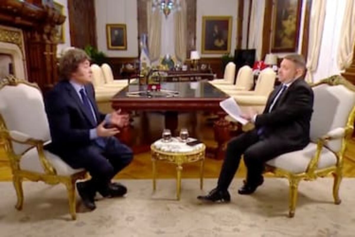 Milei brindó una entrevista sobre el escándalo $Libra. El reportaje fue intervenido por el asesor Santiago Caputo, lo que sumó polémica al escándalo.