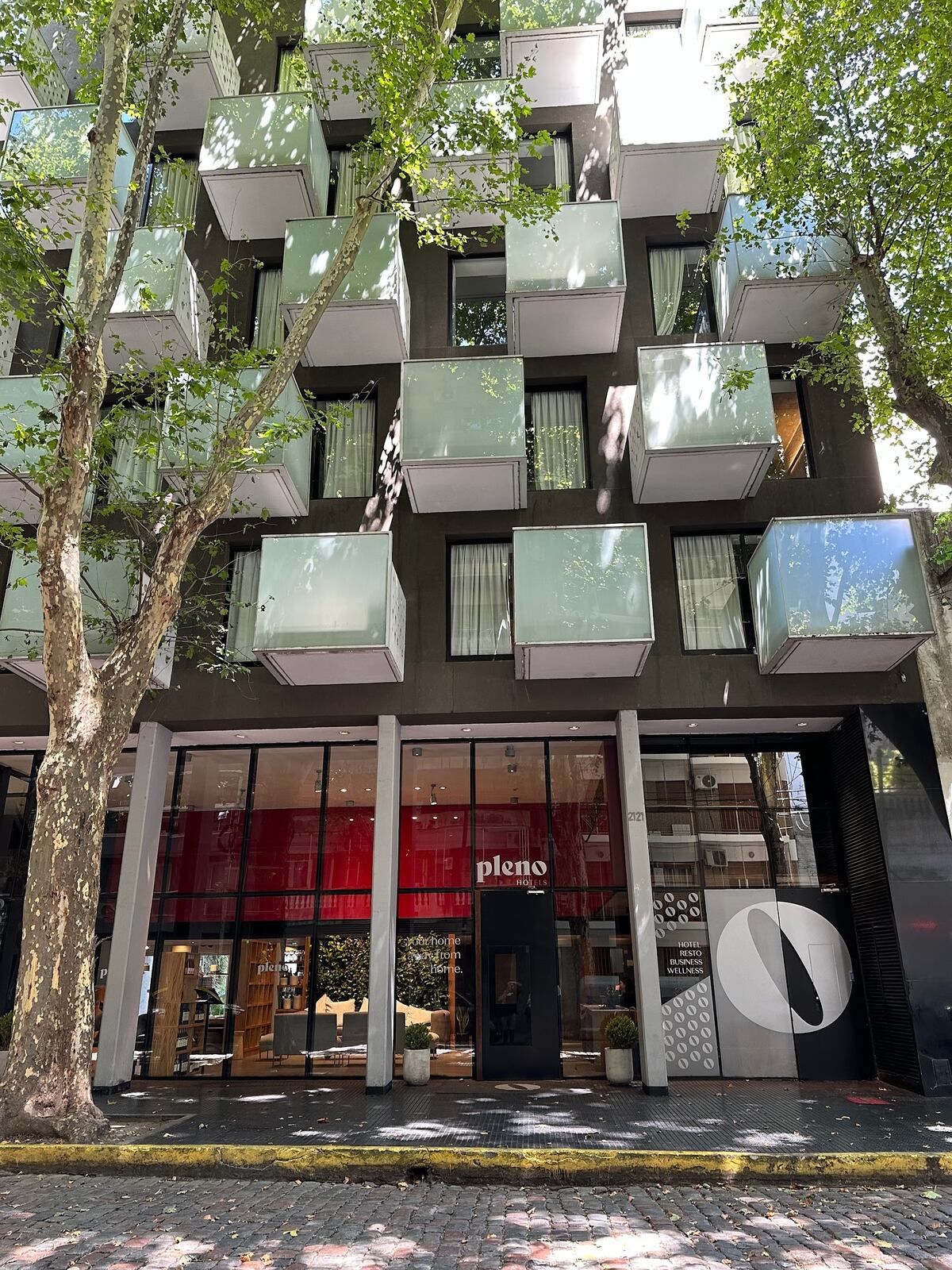 Pleno Hotels.