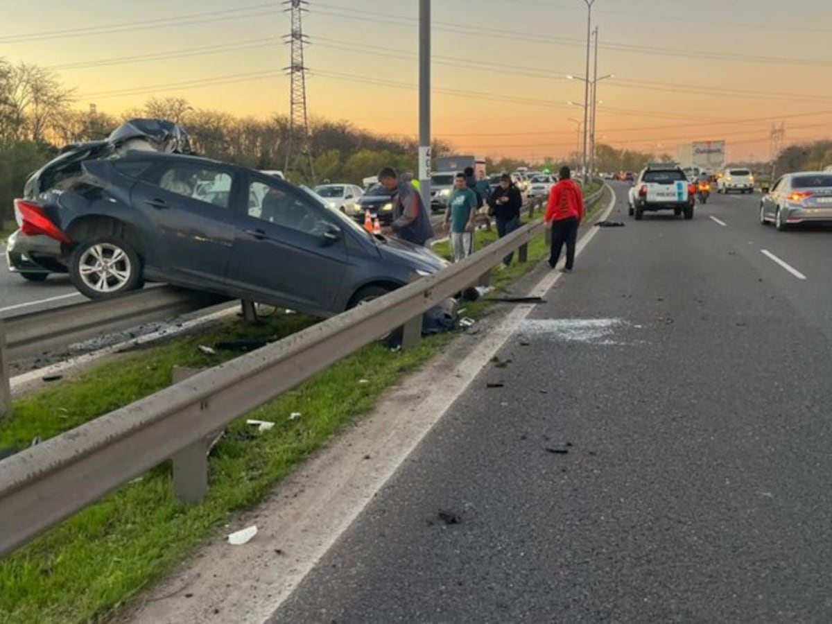 Así fue el impactante choque en el que murió el hijo del jefe policial de Hurlingham. (Clarín)
