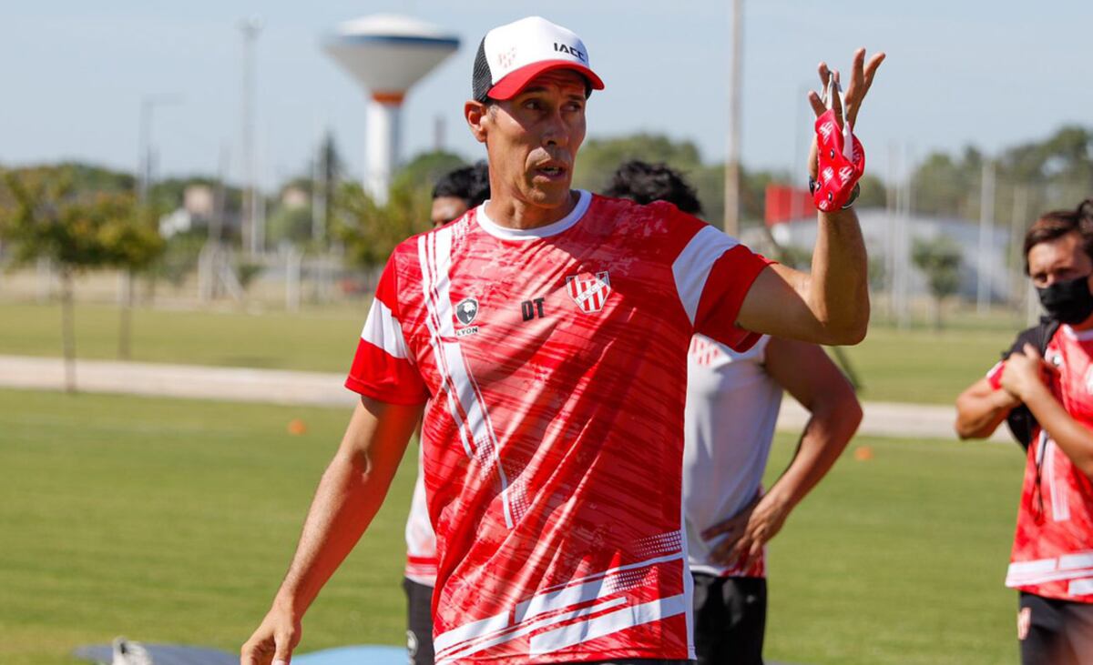 Lucas Bovaglio le va dando forma a su equipo, que en Río Segundo ganó dos amistosos. (Foto: Prensa IACC).