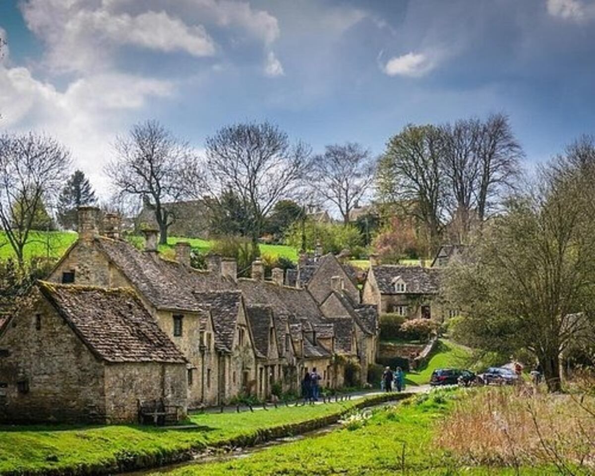 Bibury: descubrí el “pueblo más lindo del mundo” elegido por Forbes que enloquece a los turistas