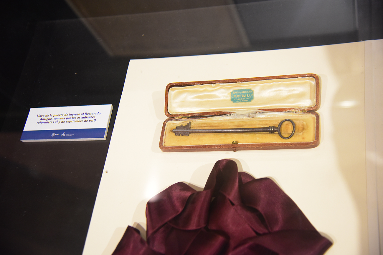 Llave del antiguo Rectorado y lazo de las cortinas del Rectorado. (Pedro Castillo / La Voz