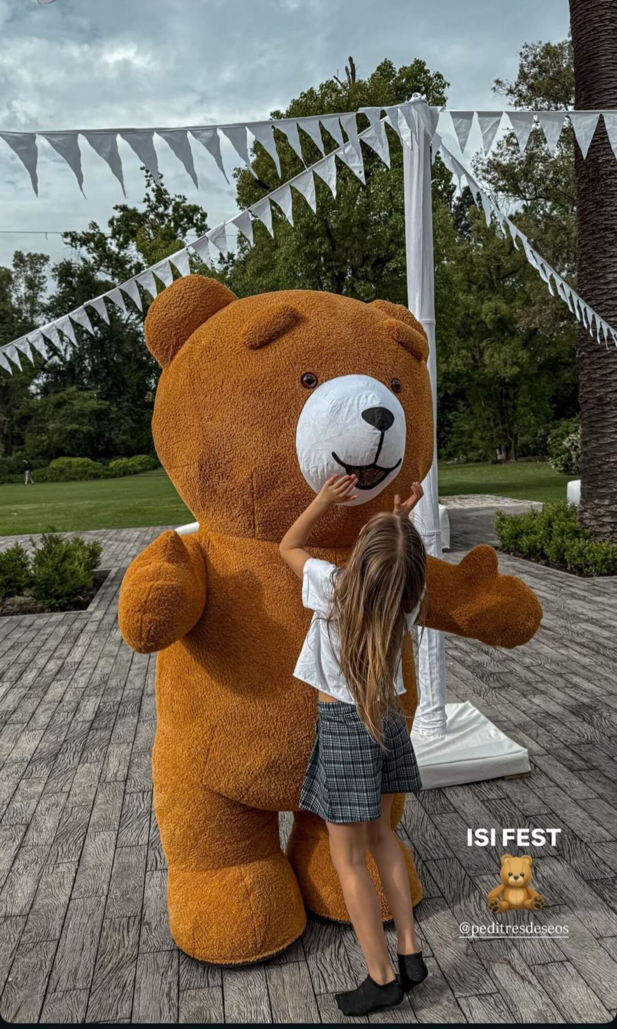 El look de Isabella Icardi en su cumpleaños.