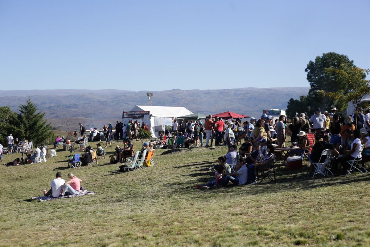 La fiesta de las comidas al disco de Villa Yacanto, en un escenario serrano muy atractivo, al aire libre.