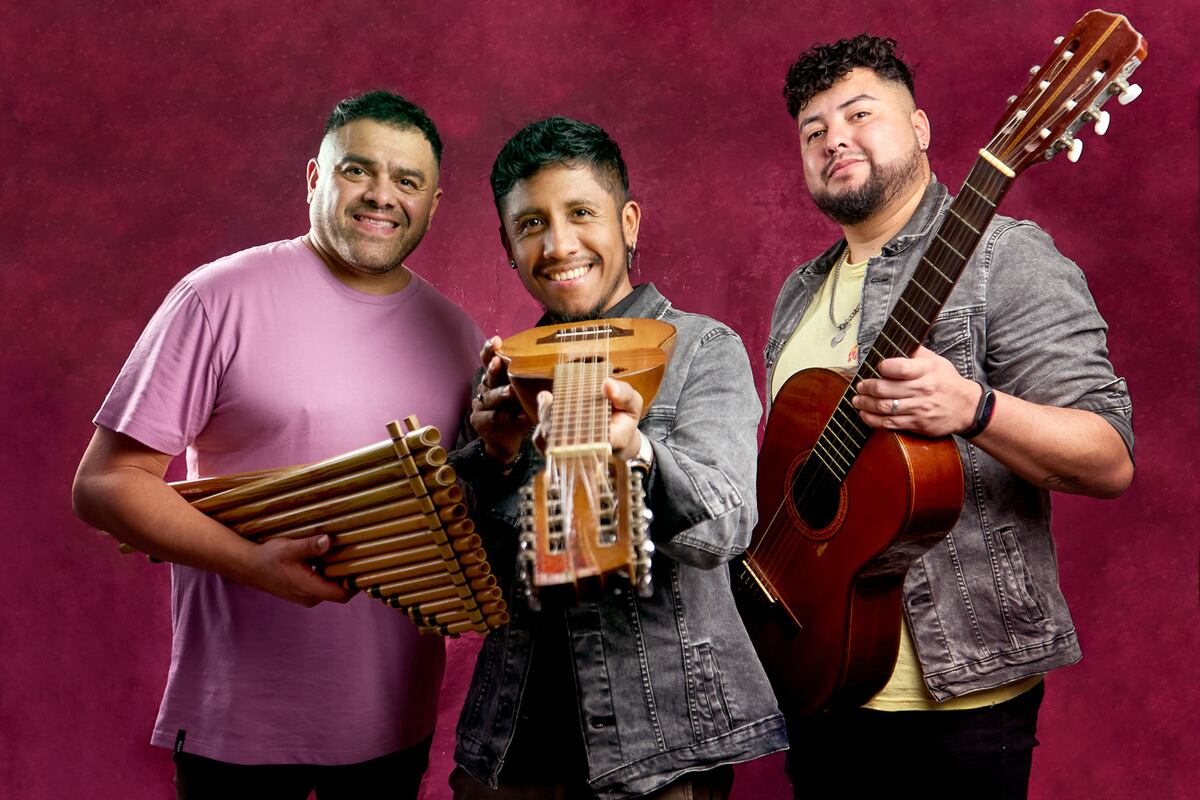 Llokallas, la banda de cierre en la peña del éxodo jujeño.