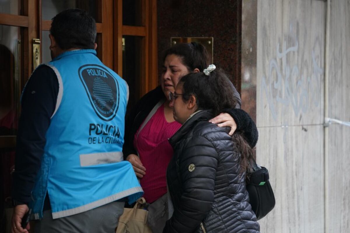 Conmoción total por el crimen de una familia en Villa Crespo. (Gentileza Clarín)
