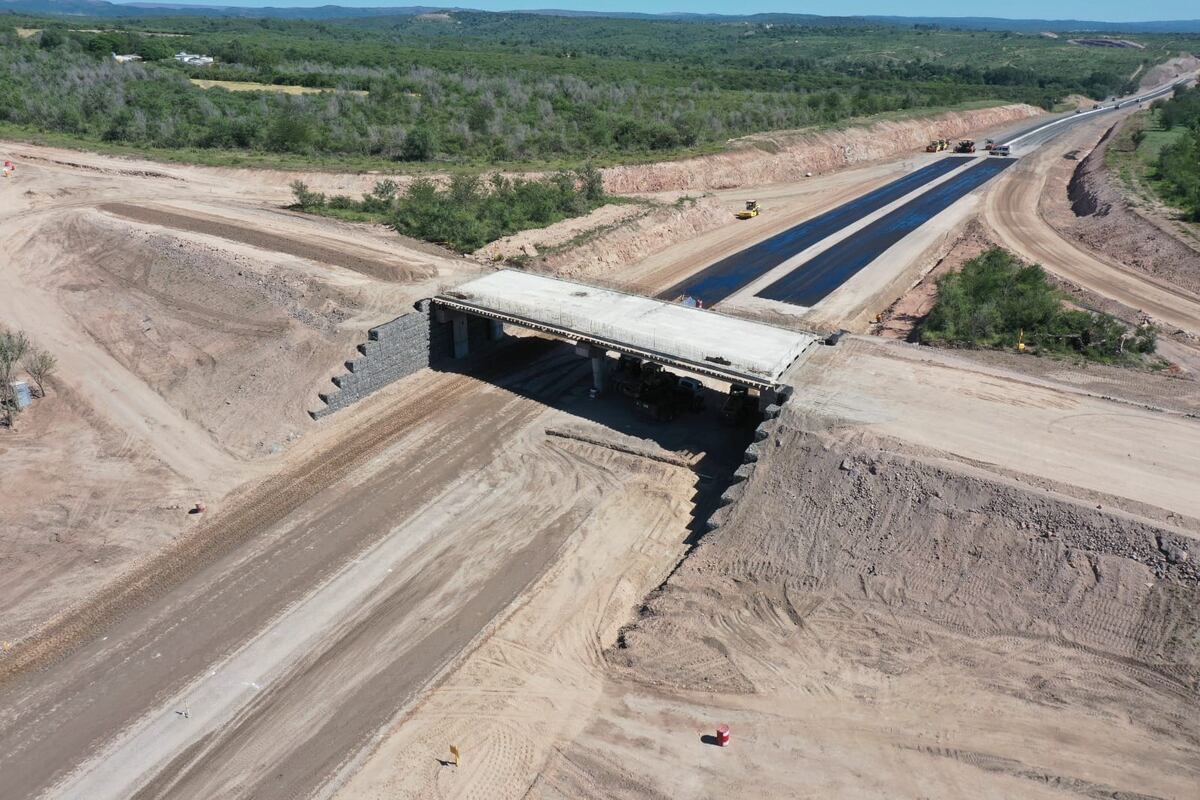 Obras viales. La autovía de Punilla lleva un avance del 83 del 83%. (Gobierno de Córdoba)