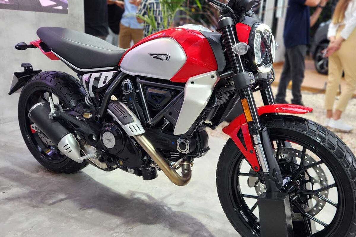 Esta segunda generación de la Scrambler perdió 4 kilos, gracias a su nuevo bastidor multitubular.