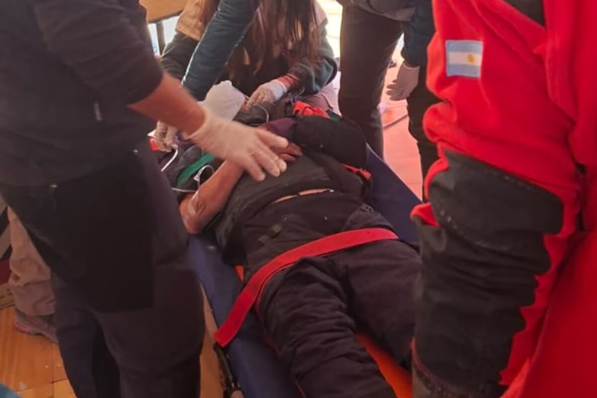 Rescataron con vida a un andinista japonés que cayó más de 300 metros en el Aconcagua. (Foto: gentileza)