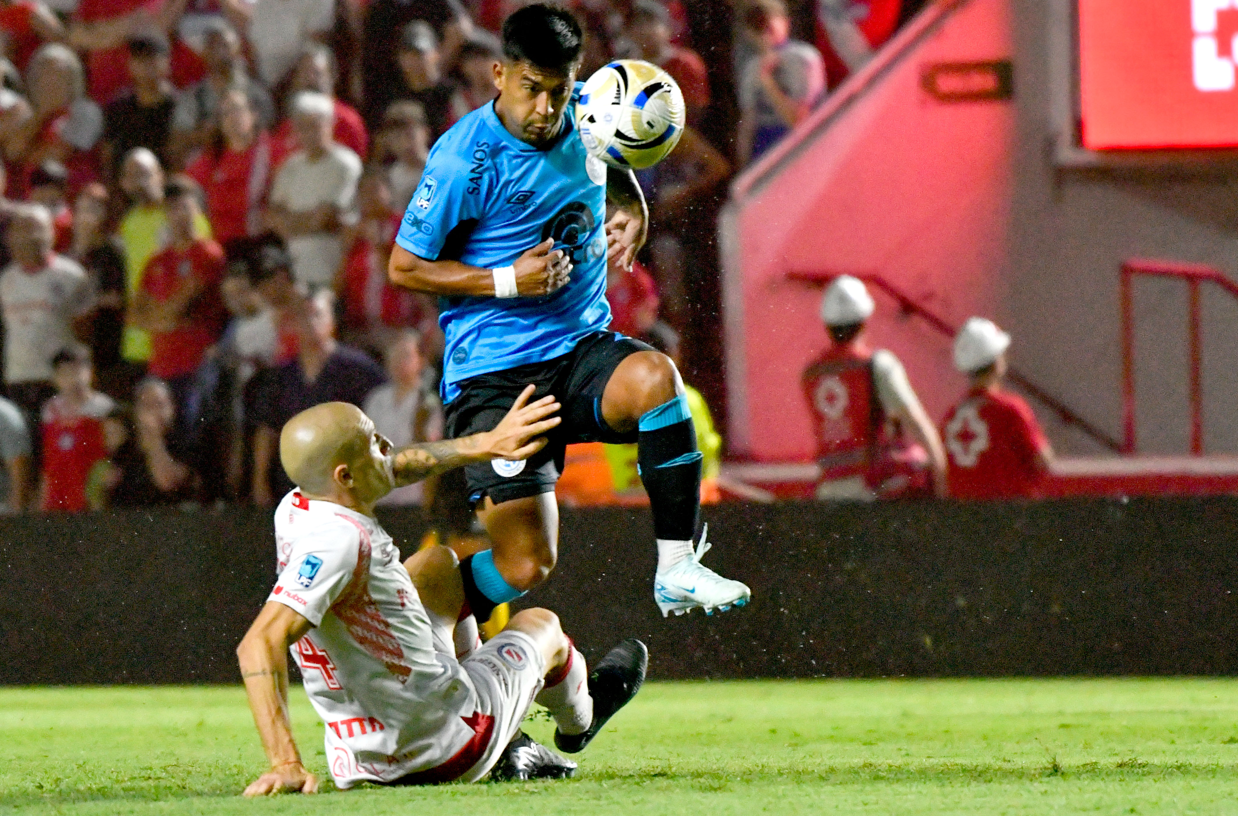Belgrano vs. Argentinos Juniors, este lunes en La Paternal. (Fotobaires)
