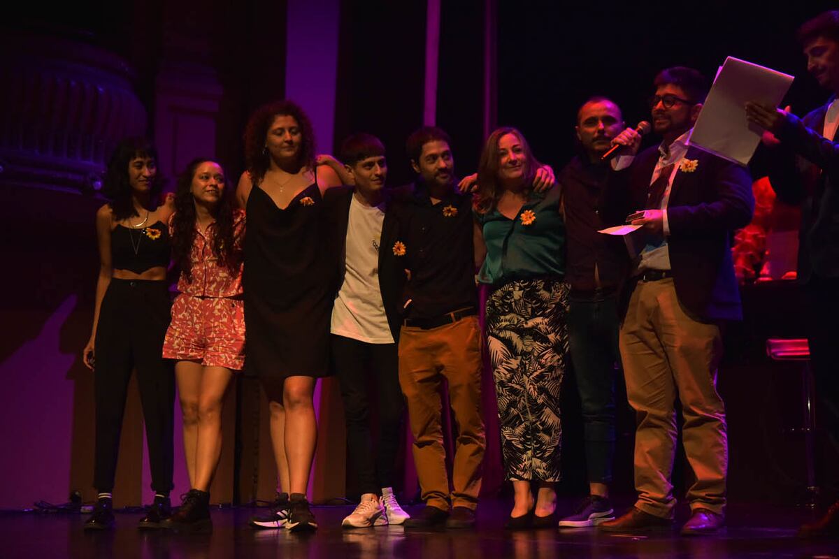 El elenco de "Sin ánimos de ofender". (Facundo Luque / La Voz)