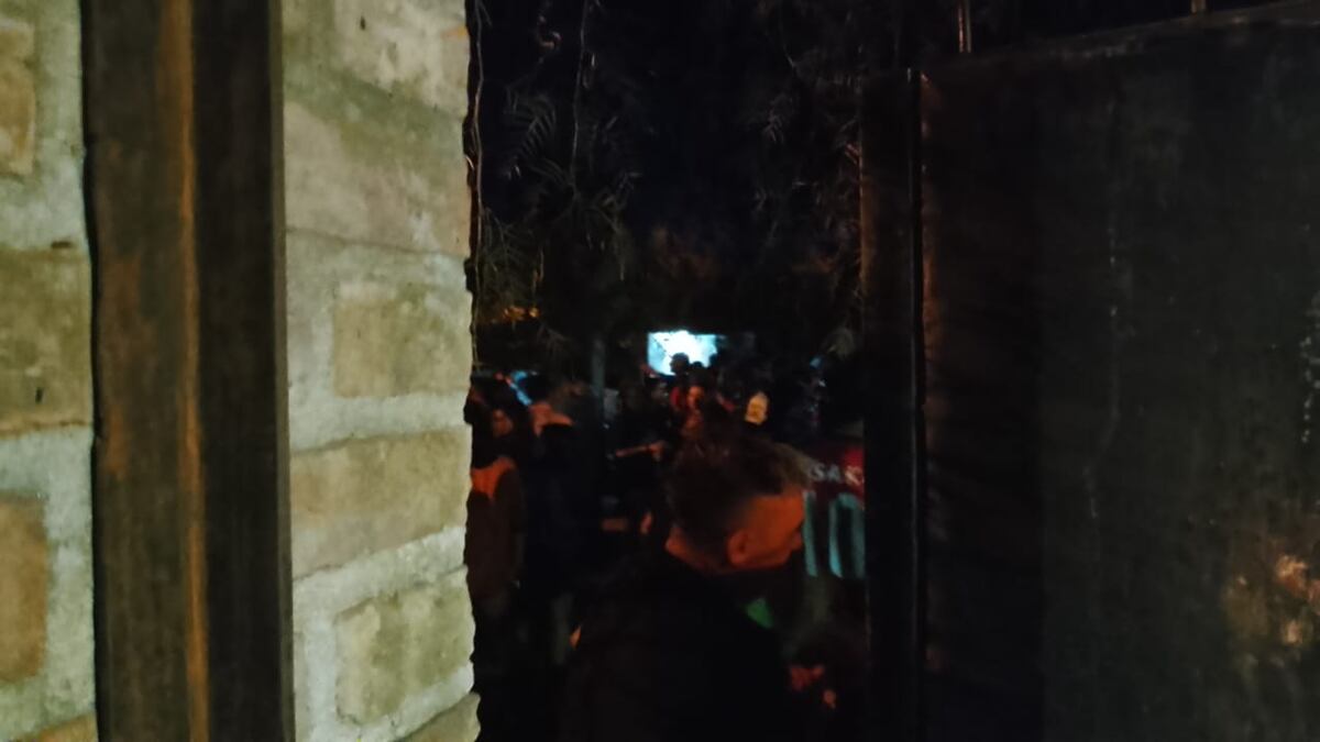 La fiesta. (Policía)