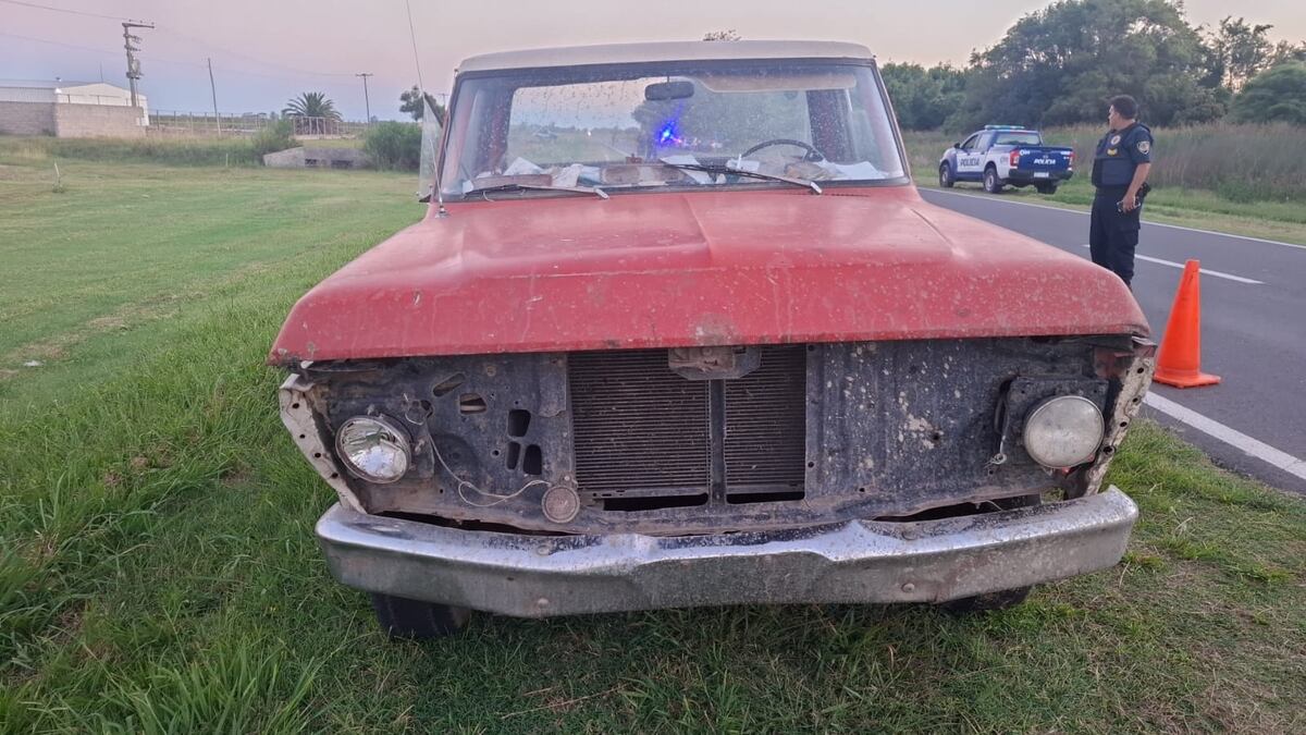La joven policía murió tras ser atropellada por una vieja Ford F 100 conducida por un hombre que quedó preso en Oliva. (Policía)