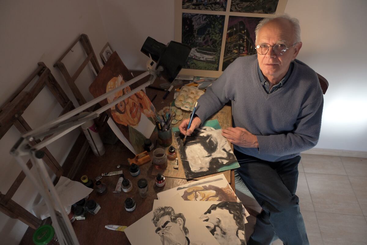 Juan Delfini, ilustrador y dibujante, realiza una muestra en la que recorre su vida como artista. (Javier Ferreyra / La Voz)