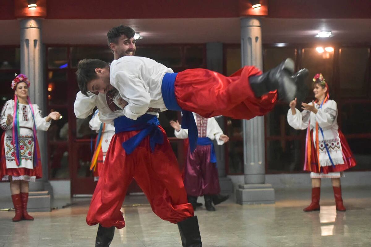 Danzas ucranianos, hechas en Córdoba (Facundo Luque / La Voz)