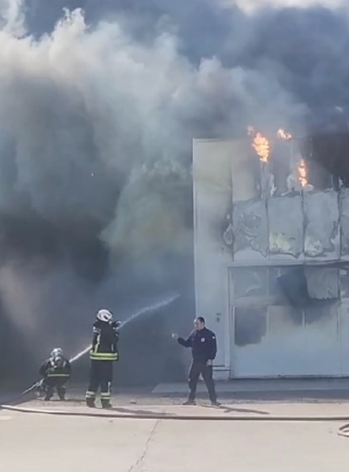 El incendio en la fábrica de produictos de copetín
