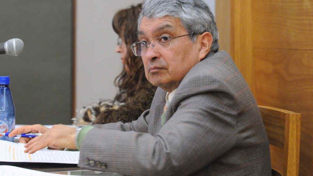 Acusador. El fiscal de Cámara Hugo Almirón llevará la acusación del segundo juicio a Cabrera. (Archivo)