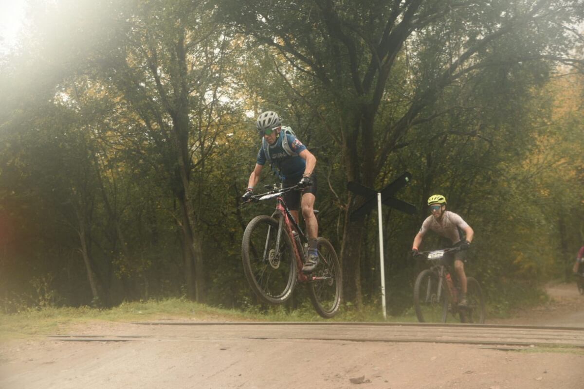 Desafío Río Pinto, día2. La competencia más convocante de MTB a nivel continental, con una inscripción de 5500 participantes, un récord histórico. (La Voz)