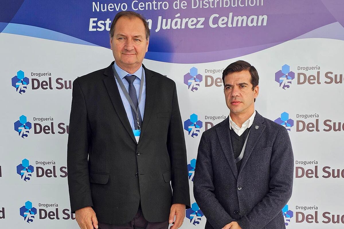 El secretario de Parques Industriales, Álvaro García Defilippi, junto al ministro de Producción, Ciencia e Innovación Tecnológica, Pedro Dellarossa.