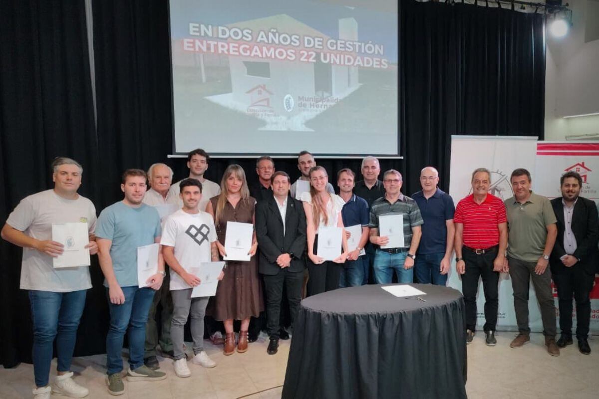 Entrega de viviendas de planes municipales(Municipio).