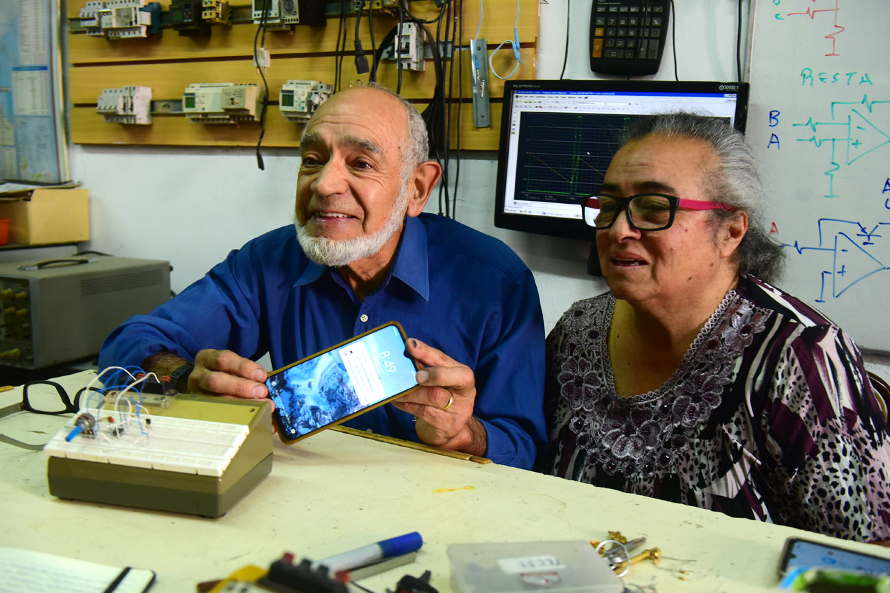 María del Carmen Ordoñez y Próspero Herrera, la pareja pionera de la electrónica digital en Córdoba. (Nicolás Bravo / La Voz)