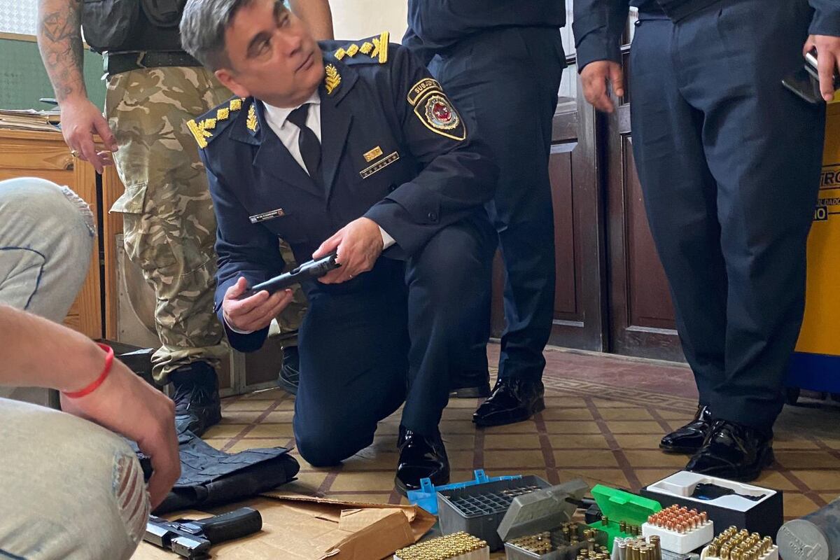 Encontraron un arsenal en barrio General Bustos. (Policía).