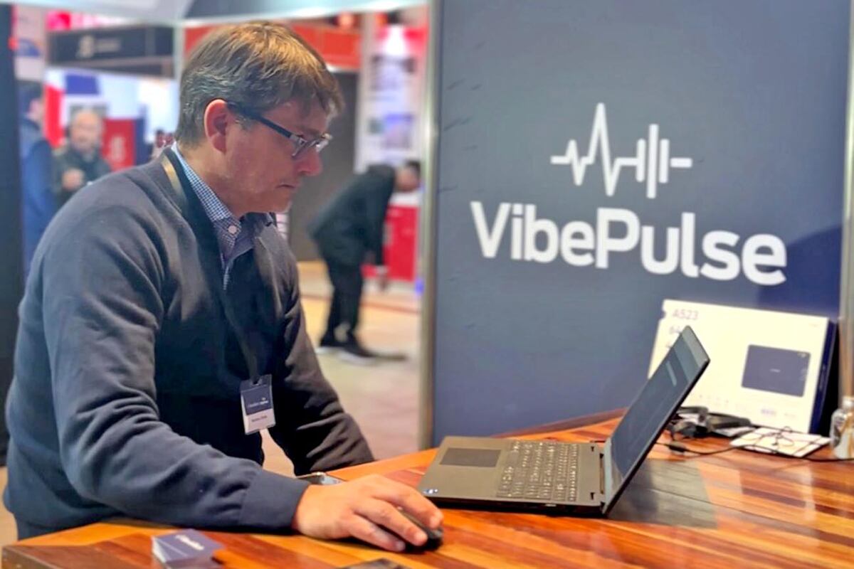 VibePulse unifica información, reglas y acciones para reducir tareas manuales, sumar trazabilidad y acelerar decisiones. Freepik.