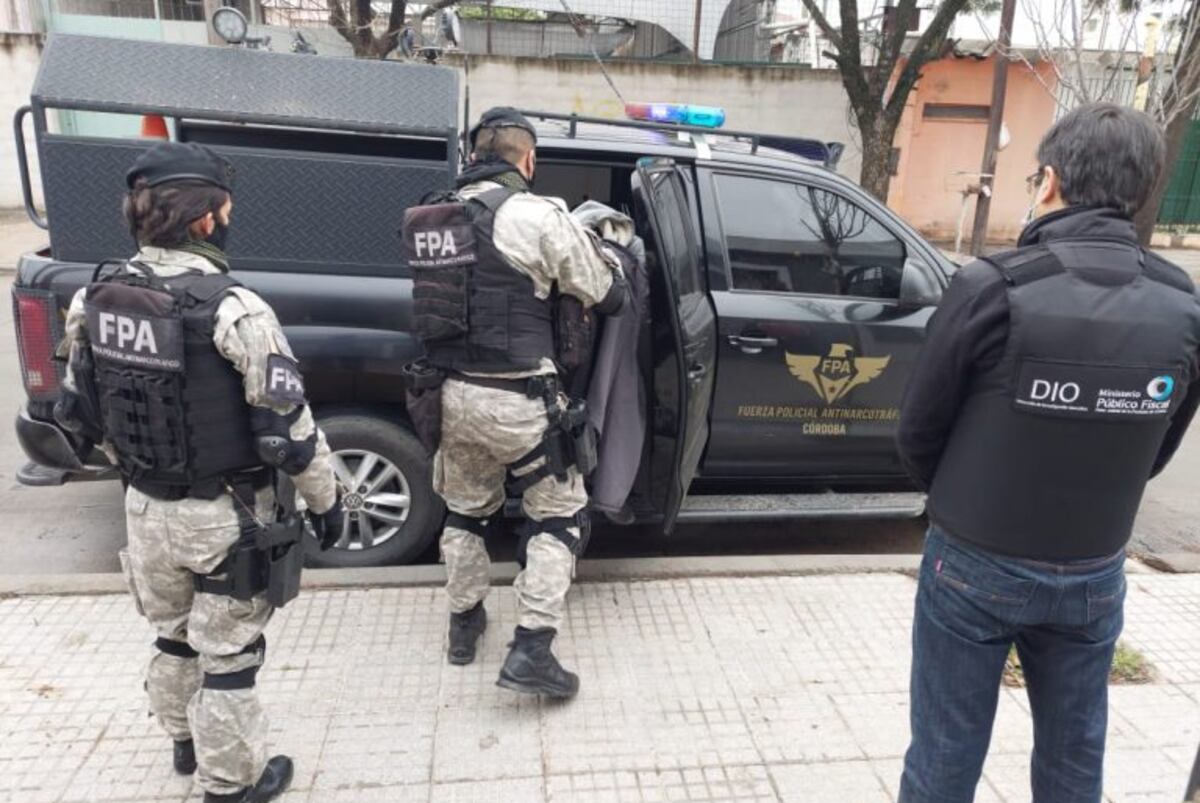 Detenidos. En algunos domicilios se detuvo a tres personas. (Ministerio Público)
