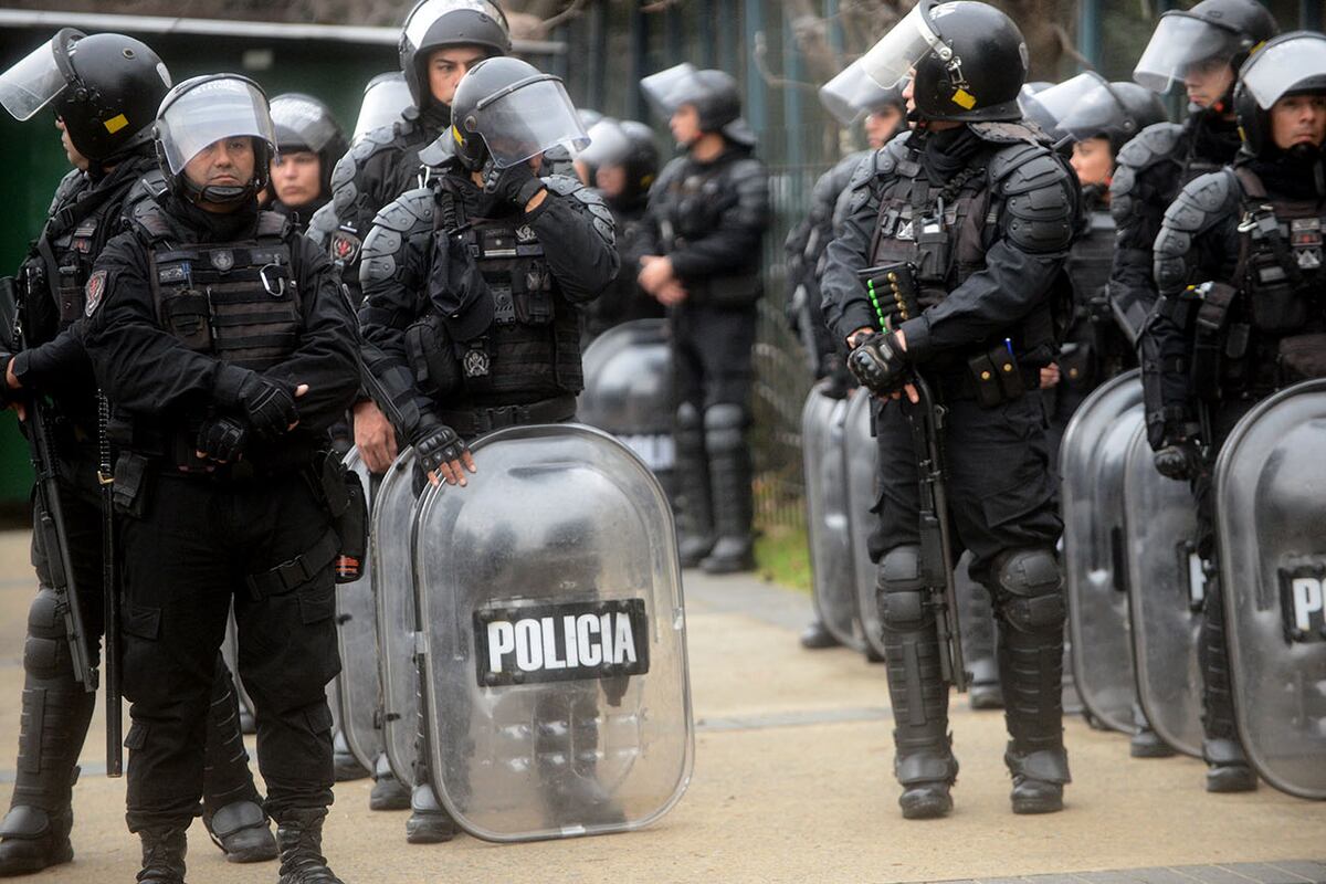 Vigilia por Cristina Kirchner frente a Tribunales Federales de Comodoro Py. (Gentileza Clarín)