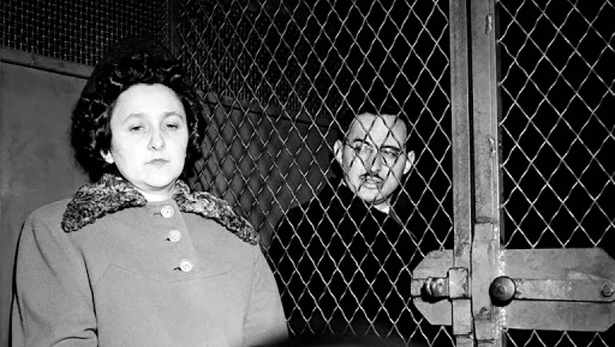 29 de junio de 1892. Francisca Rojas mató a sus dos hijos, de 6 y 4 años, en la localidad bonaerense de Necochea. Le echó la culpa a un vecino pero en la escena del crimen fue econtrada una mancha de sangre que la incriminó.