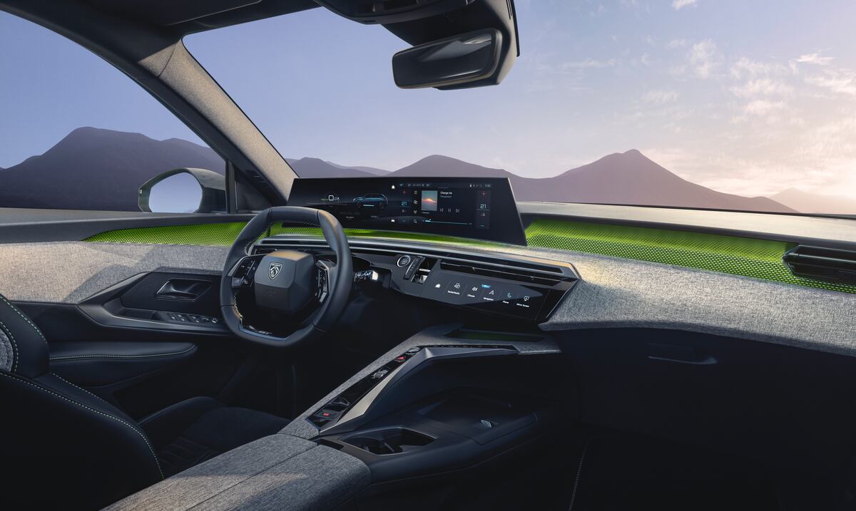 Interior del Peugeot 5008. Tecnología de última generación y confort premium en cada detalle.