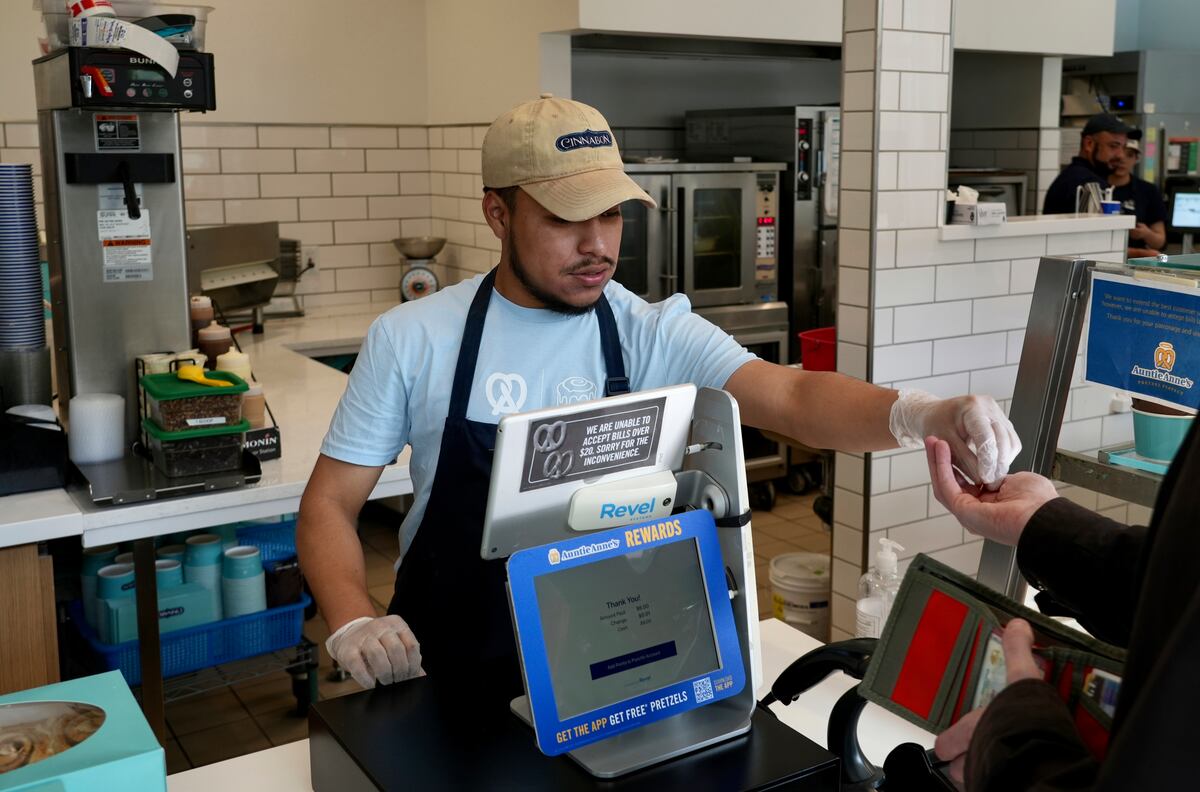 Cuánto gana un empleado de un local de comida rápida en febrero 2026.