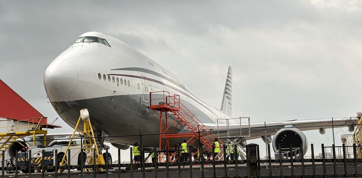 “El palacio en el cielo” de 400 millones de dólares: el lujoso avión que Qatar le quiere regalar a Donald Trump