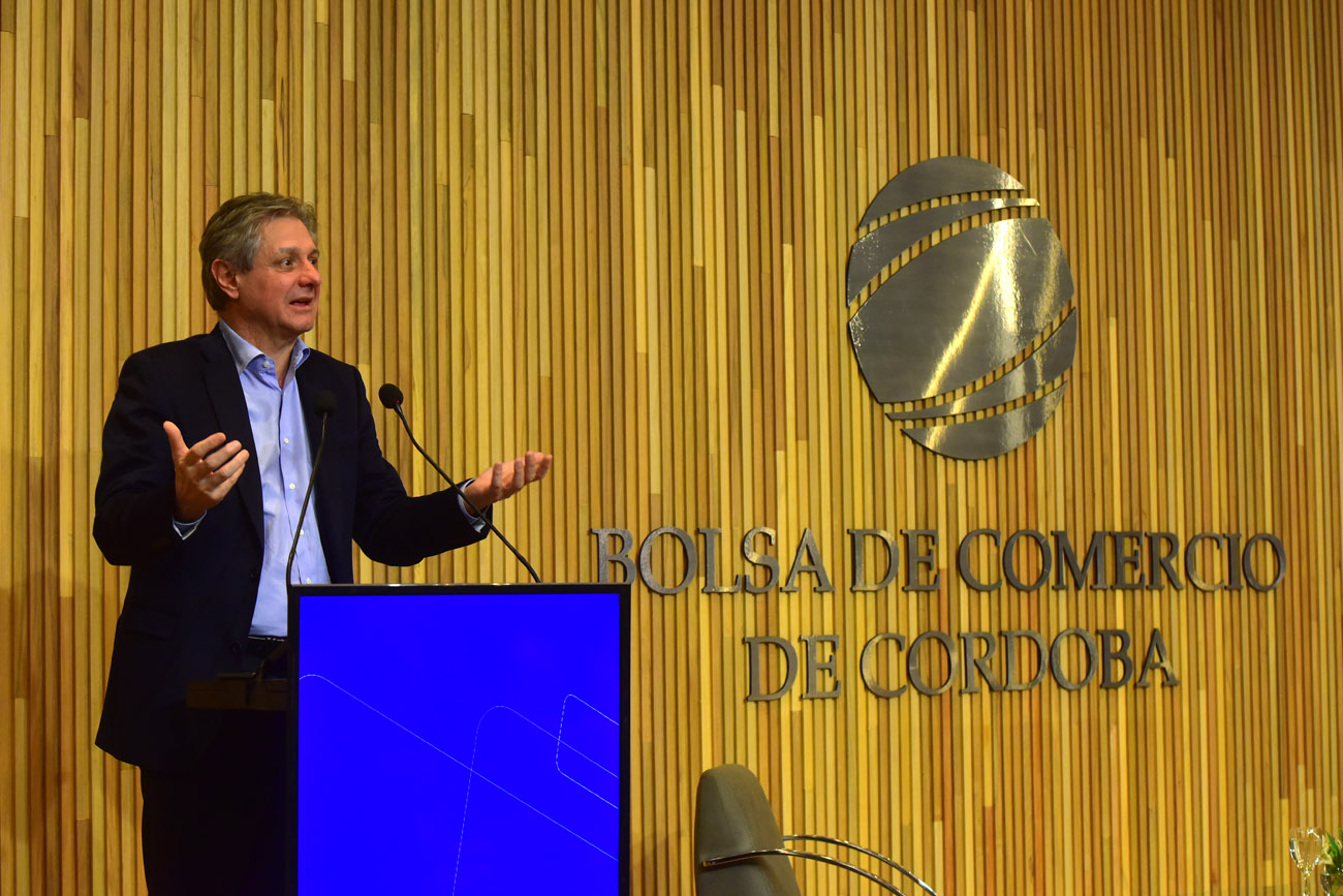 José Luis Daza, viceministro de Economía, en la Bolsa de Comercio de Córdoba. (Nicolás Bravo / La Voz)