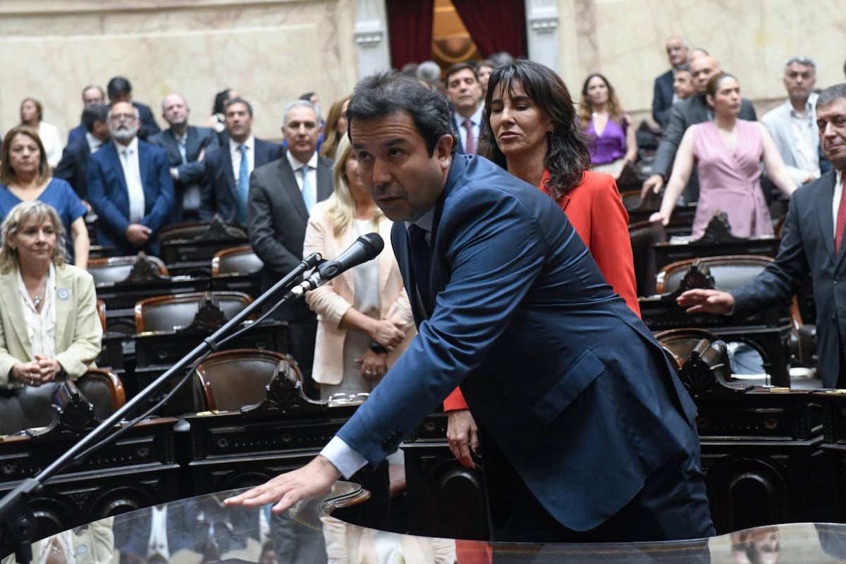 Diputados. Así juró Marcos Patiño Brizuela este miércoles 3 de diciembre.