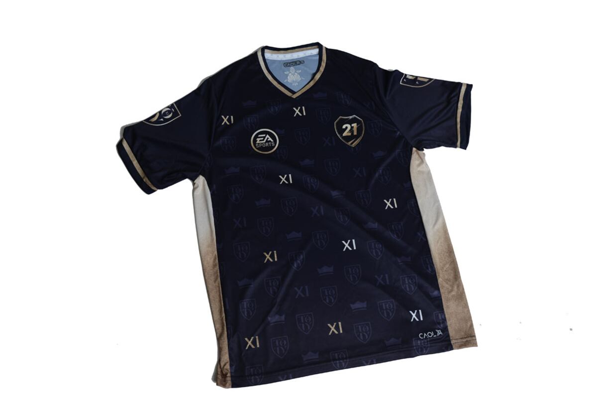 Remera del videojuego Fifa 21, modelo especial del modo FIfa Ultimate Team. (José Gabriel Hernández)