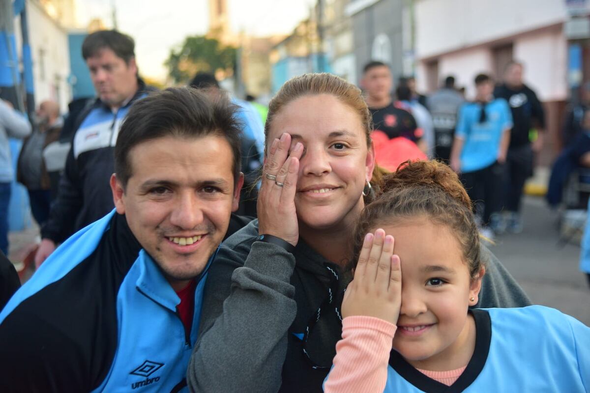 Cara 'e Cancha de Belgrano en la previa del partido con Racing en el Gigante de Alberdi. (Javier Ferreyra / La Voz)