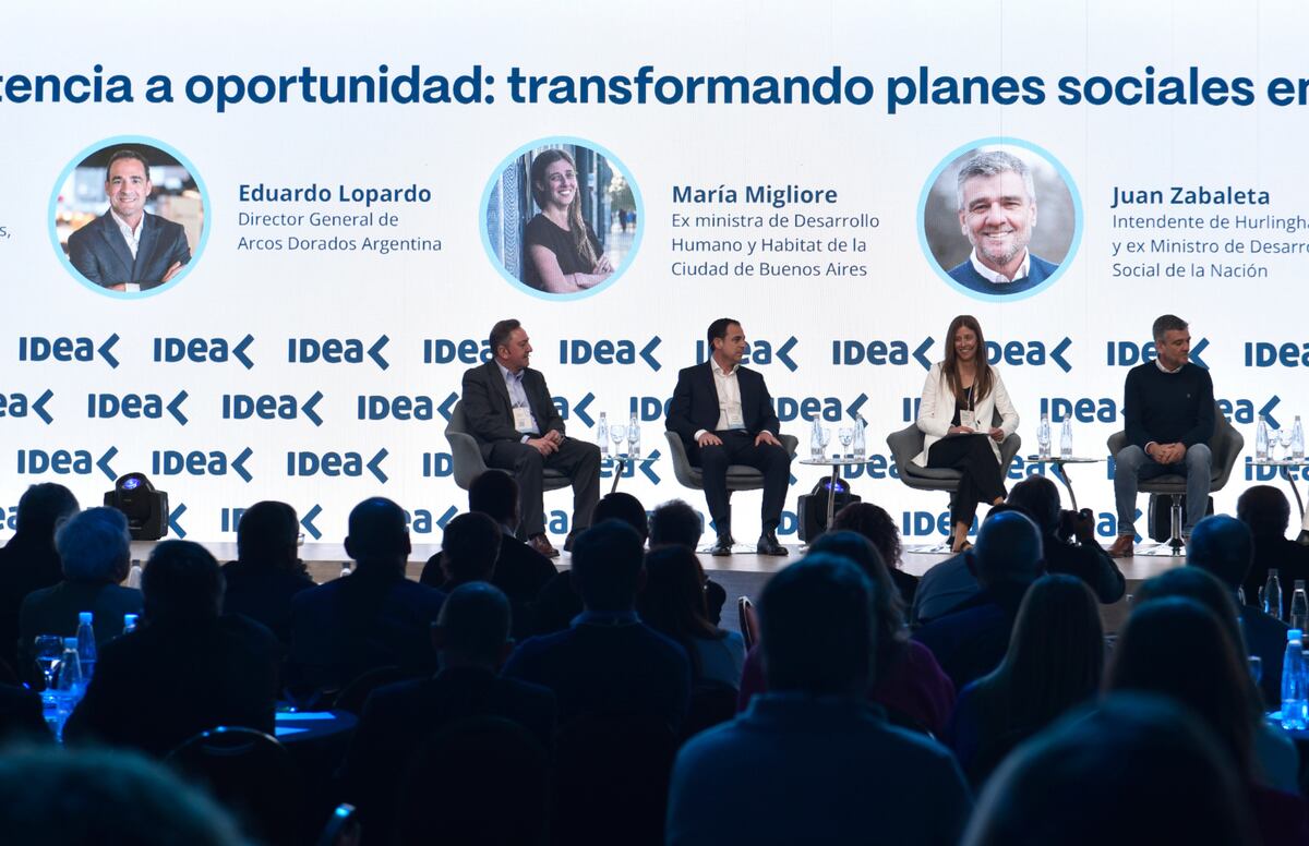 Eduardo Lopardo (McDonalds), Luis Hlebowicz (gremio pastelero), María Migliore (exministra CaBa) y Juan Zabaleta (intendente de Hurlingham).
