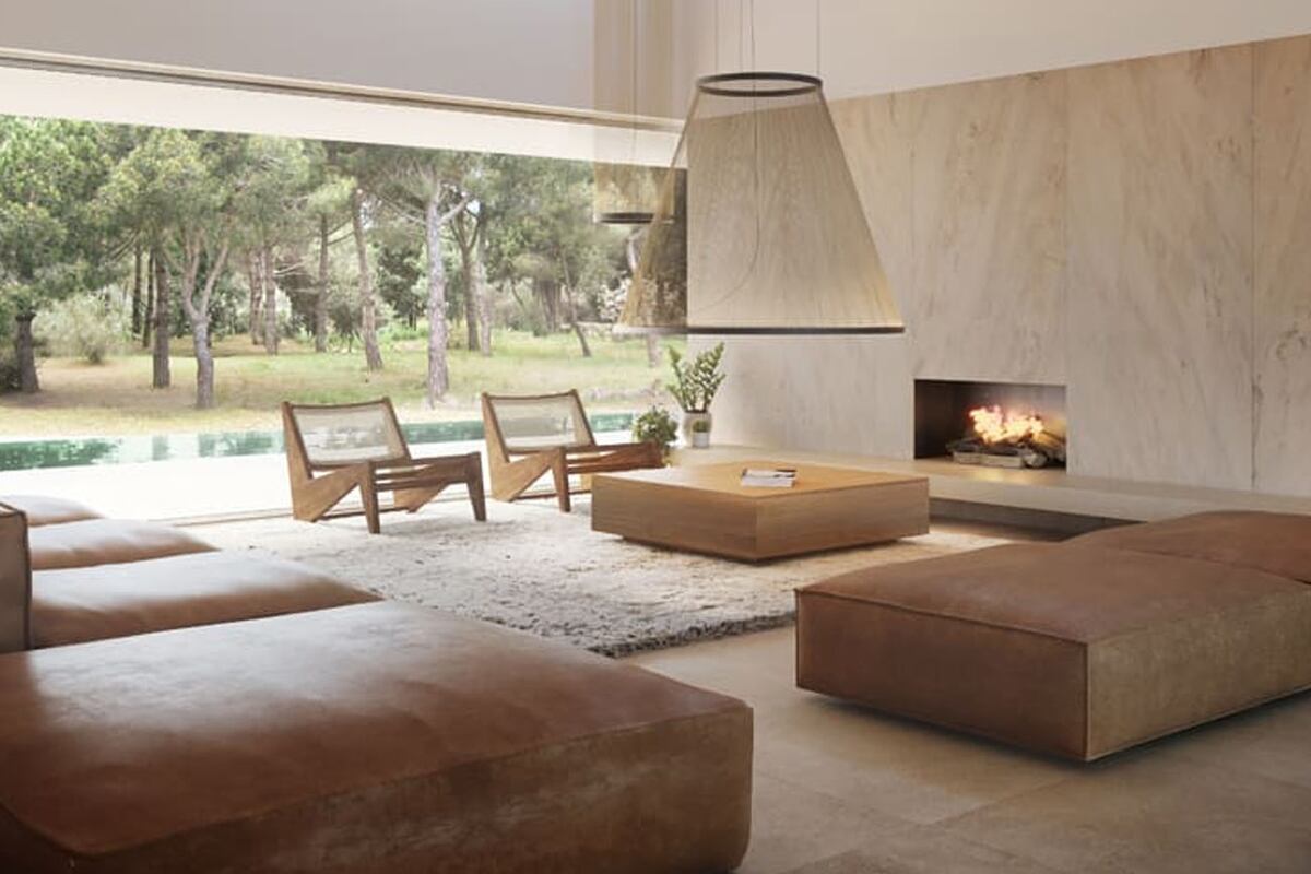 Hay que asegurarse el mayor ingreso de luz natural y complementar con luminarias artificiales. Pinterest.