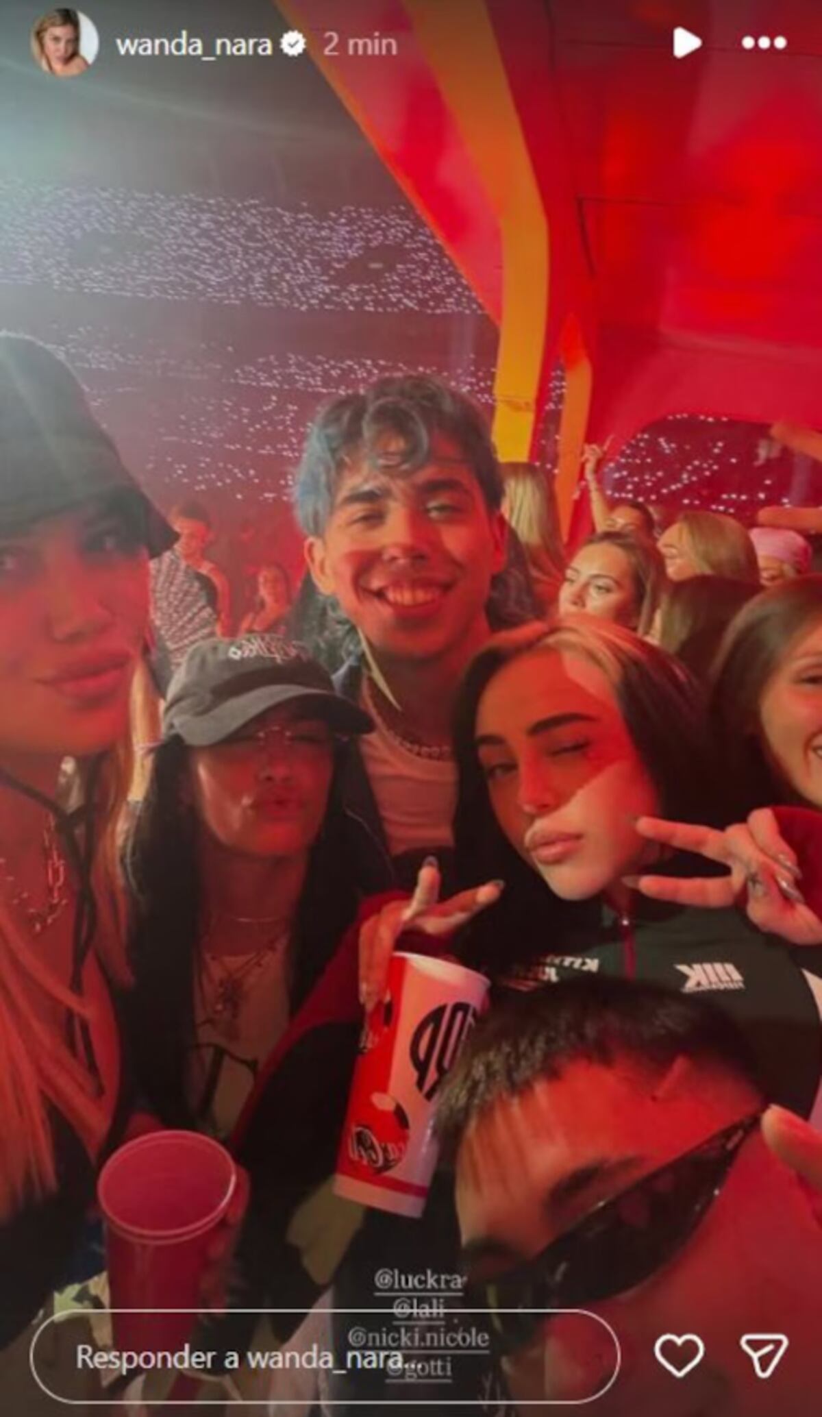 Los famosos en la casita de Bad Bunny. (Captura)