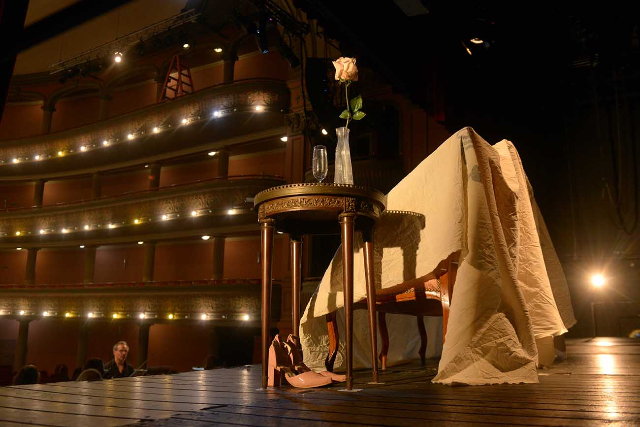 El teatro Real se adecúa perfectamente a las necesidades acústicas y escénicas de "El triunfo del tiempo y el desengaño". (José Gabriel Hernández / La Voz)