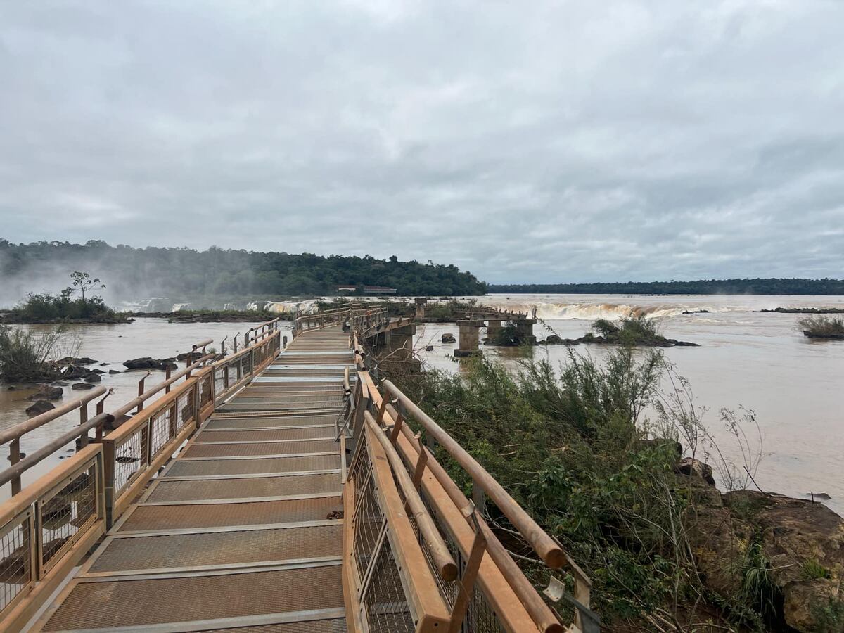 Arreglo de las pasarelas de las Cataratas del Iguazú.