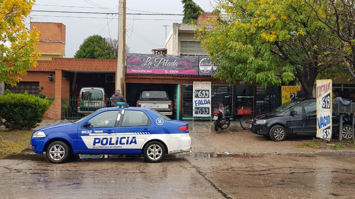 Asalto en carnicería de Villa Azalaiz. (Nicolás Bravo)