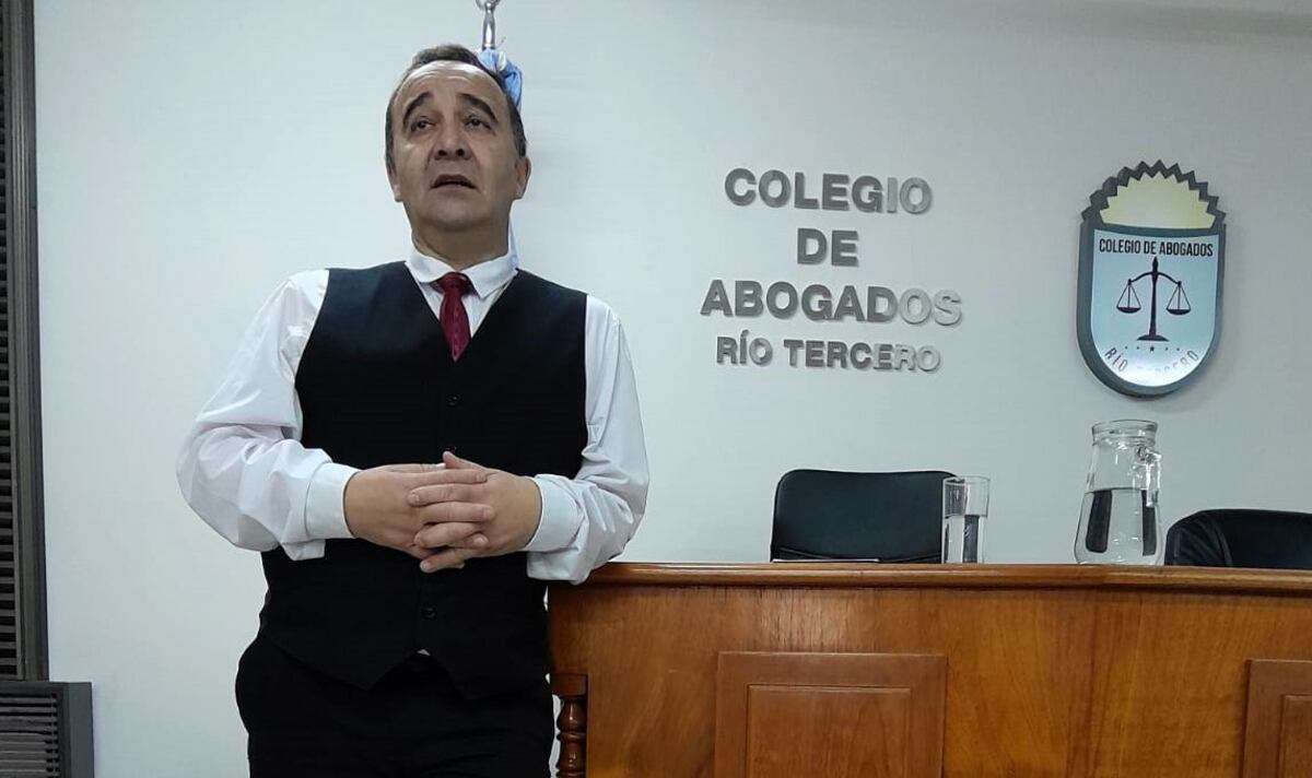 Carlos Pajtman, abogado de la mujer acusada de parricidio.