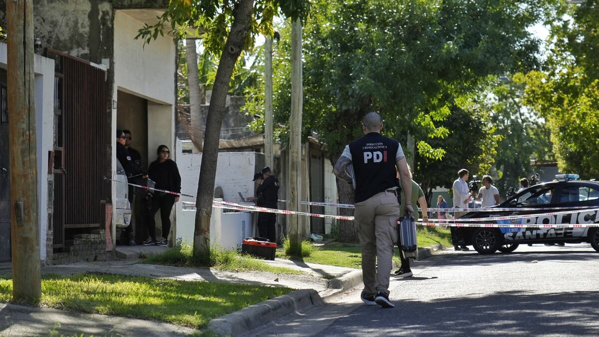 Investigan un femicidio. Una enfermera fue asesinada a disparos en la puerta de su casa en Rosario. (Gentileza Rosario3)
