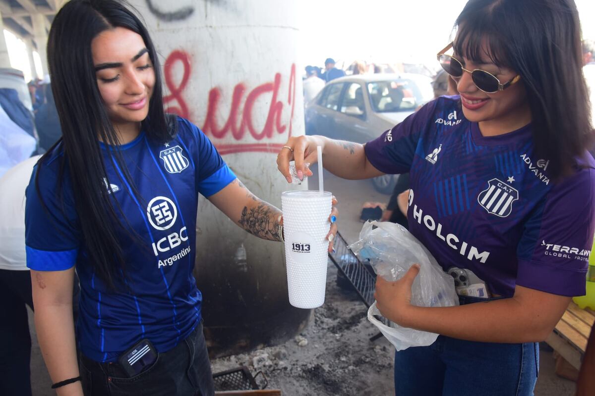La previa del clásico entre Talleres y Belgrano en el Kempes. (Ramiro Pereyra / La Voz).